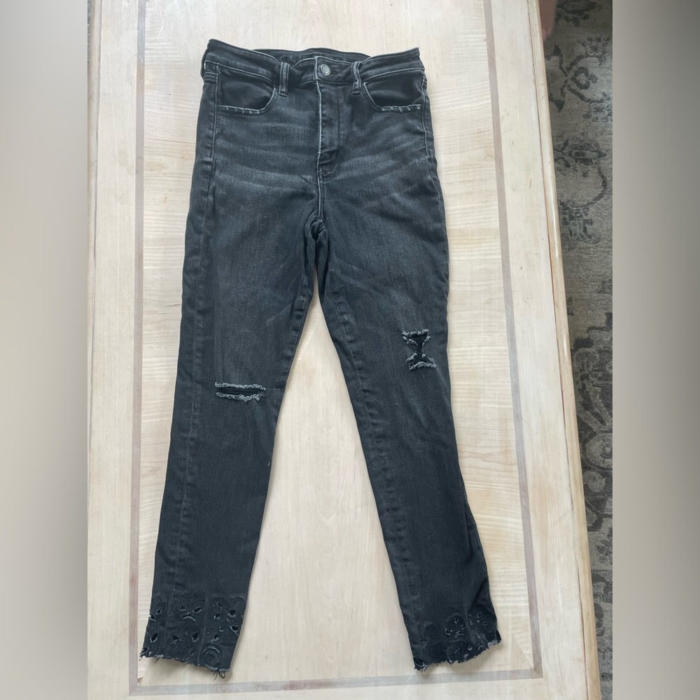 American Eagle Black Distressed Skinny Jeans Ankle Length Crop Size 8